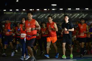 BIB: 2775, 556, 25922, 36185, 20752, 28883, 22097
                            <button type="button" onclick="openModal(10864615)" class="btn btn-primary btn-sm float-right btn-popup" data-toggle="modal" data-target=".modal-high-quality">
                        <i class="fas fa-shopping-cart"></i> Add to Cart
                    </button>
                                            <button type="button" onclick="isThisMe(10864615, true)" class="btn btn-success btn-sm float-right btn-popup btn-isme hidden" data-toggle="tooltip" data-placement="bottom" title="นี่คือรูปของคุณใช่ไหม คลิกที่นี่เพื่อเอาเข้าอัลบั้ม">
                        <i class="fas fa-plus"></i> Add to album
                    </button>
                    <button type="button" onclick="isThisMe(10864615, false)" class="btn btn-warning btn-sm float-right btn-popup btn-isnotme hidden">
                        <i class="fas fa-ban"></i> Remove from album
                    </button>